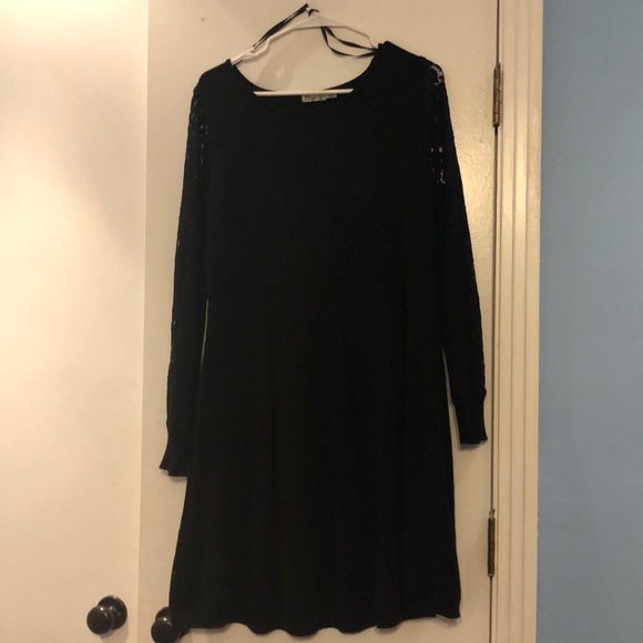Eliza J Dresses & Skirts - Black Eliza J knit knee-length dress with lace